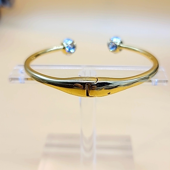 Kate Spade Bestseller "LADY MARMALADE" Gold Hinged Bangle w Swarovski End Caps! - Picture 6 of 10